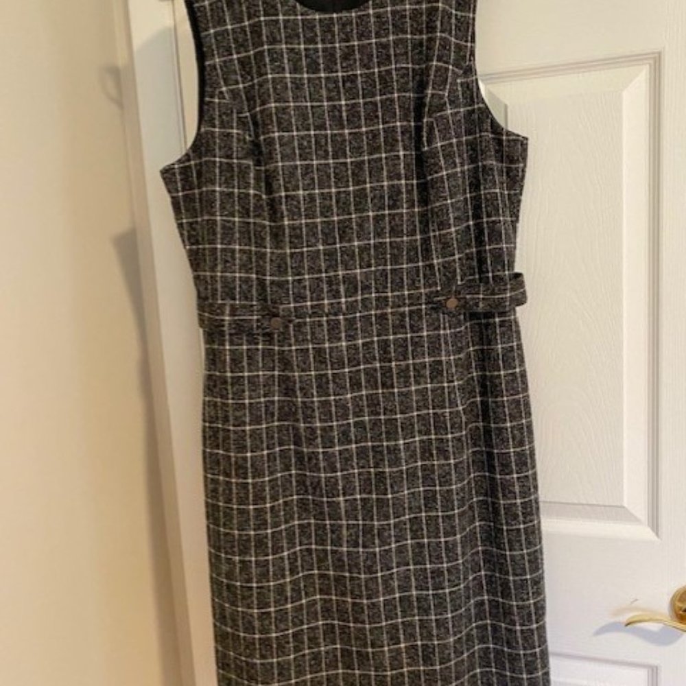 Banana Republic Sleeveless Dress